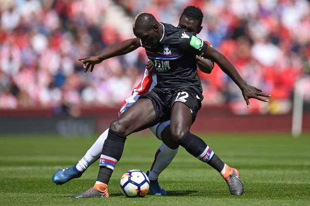 国足究竟应 国足究竟应